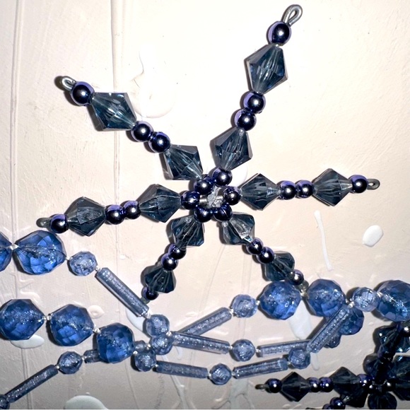 Christmas Garland - Picture 8 of 13